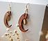 Boucles d'oreilles lunes en bois merisier pampilles gouttes dor&eacute;es