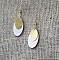 Boucles d'oreilles ovales en bois blanc et sequins dor&eacute;s