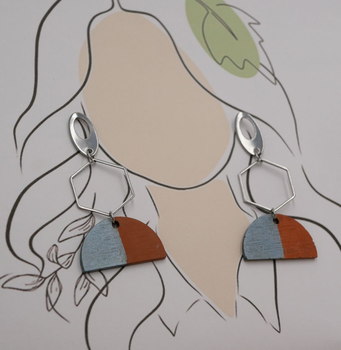 Boucles d'oreilles pendantes g&eacute;om&eacute;triques gris et marron