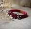 Bracelet en cuir fuchsia style boh&egrave;me tiss&eacute; de fils de coton tons p&ecirc;ches et roses