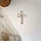D&eacute;coration croix chr&eacute;tienne au tissage de laines blanches et beiges