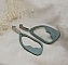 Grandes boucles d'oreilles en bois peint vert de gris
