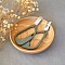 Grandes boucles d'oreilles en bois peint vert de gris