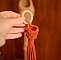 Mini suspension macramé rouille pour plante ou fleur séchée.