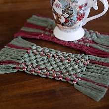 Duo de minis tapis couleurs de No&euml;l en macram&eacute; de cotons rouge et vert