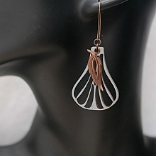 Boucles d'oreilles ailes en bois peint gris m&eacute;tallis&eacute; et feuilles cuivr&eacute;es