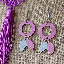 Boucles d'oreilles pendantes g&eacute;om&eacute;triques en bois Fuchsia et Gris