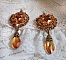 BO Harmony Ambre brod&eacute;es avec des Cristaux de Swarovski, des cabochons en verre de boh&egrave;me des ann&eacute;es 1960, des mini-gouttes, des rocailles et des crochets d'oreilles en Gold Filled 14 carats