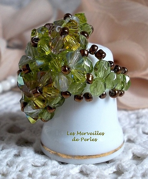 Bague Baiser Vol&eacute; avec des facettes et des toupies en cristal de Swarovski