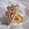Bague Poudre de Riz brod&eacute;e avec des cristaux de Swarovki fa&ccedil;on vintage et des perles de Culture