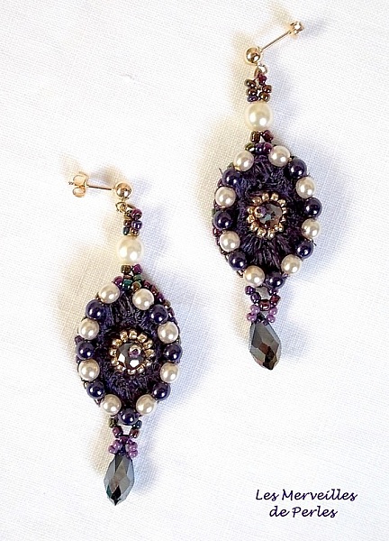 BO Les Merveilles d'Antan brod&eacute;es avec des Cristaux de Swarovski, des perles rondes nacr&eacute;es et une dentelle violine tr&egrave;s ancienne