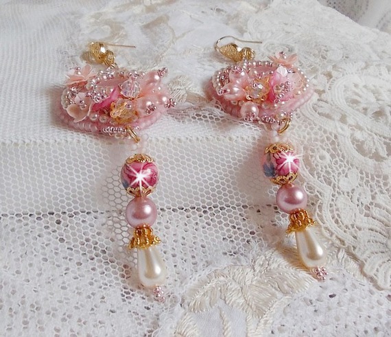 BO Quartzib'Elle brod&eacute;es avec deux Quartz rose  et de tr&egrave;s belles perles