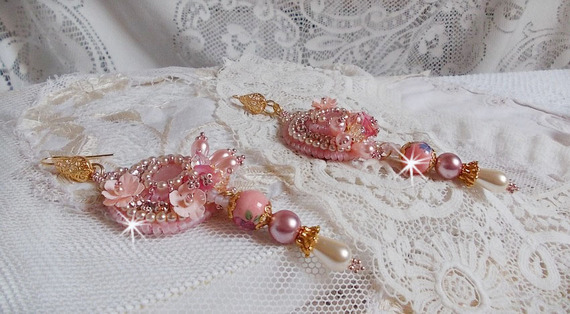 BO Quartzib'Elle brod&eacute;es avec deux Quartz rose  et de tr&egrave;s belles perles