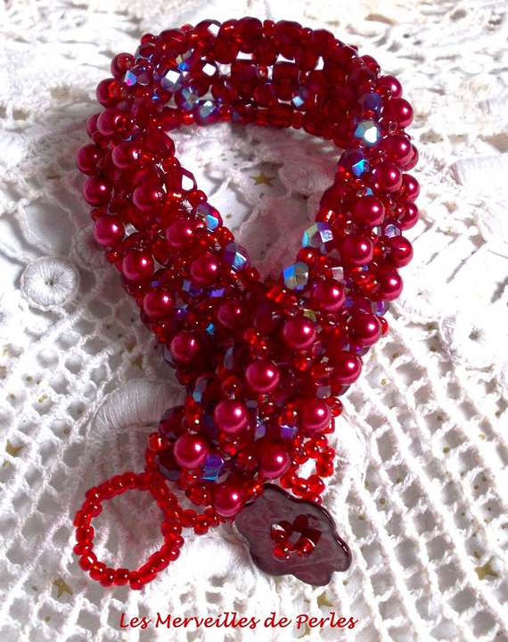 Bracelet en perles Myrella avec des facettes et perles nacr&eacute;es