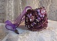 Bracelet Chinese Purple Stone manchette brod&eacute; de pierres fine : les Sugilites, des Cristaux de Swarovski, des rocailles et un ruban Organza Violet