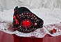 Bracelet manchette Midnight in Paris brod&eacute; tendance romantique avec un cabochon en verre
