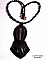 Collier pendentif Lisbonne brod&eacute; avec de magnifiques perles en onyx noir