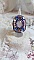Bague Gabrielle brod&eacute;e avec un cabochon ovale en pierre de gemme : le Quartz Rose &agrave; laquelle s'ajoute des cabochons poires et chatons en Cristal, perles nacr&eacute;es, rocailles sur bague en laiton Bronze
