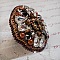 Bague Amber Romance avec cristaux : navettes Jet, Poires Cristal et perles rondes nacr&eacute;es sur une bague couleur Bronze. Les cristaux sont orn&eacute;s de perles magiques et rocailles, un style Am&eacute;rindien