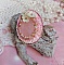 Bague Amour de quartz brod&eacute;e avec pierre de gemme, rondes et rocailles verres, sequins, fleurs acryliques et bague laiton