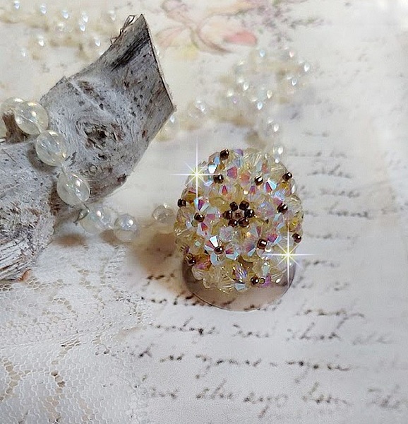 Bague Aurore en cristal Swarovski jonquille et perles dorées.