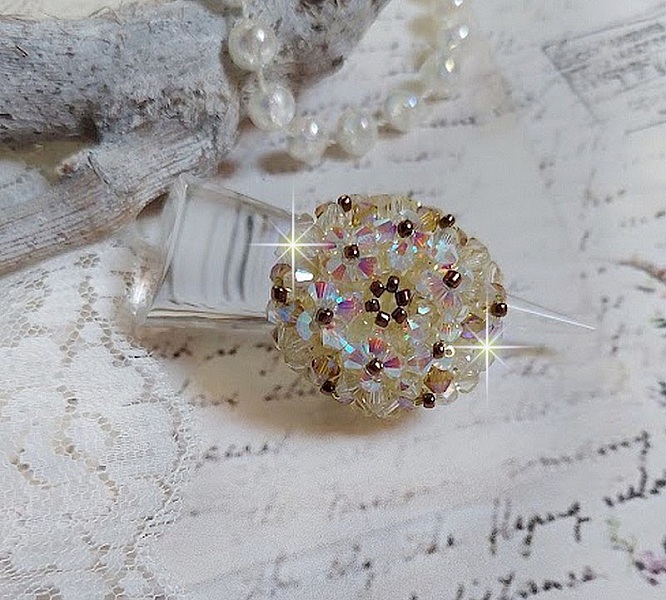 Bague Aurore en cristal Swarovski jonquille et perles dorées.