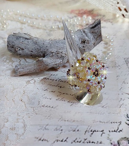 Bague Aurore en cristal Swarovski jonquille et perles dorées.