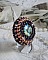 Bague artisanale cabochon marbré ornée de perles Miyuki violettes.