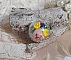 Bague Boule de Cristal mont&eacute;e avec fleurs en forme de cloche verre,  velours floqu&eacute; avec bague laiton et d&ocirc;me en verre