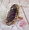 Bague chic burgundy ovale, cabochon verre purple strass&eacute; de cristaux color&eacute;s, estampe, support bague laiton, une &eacute;poque baroque