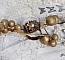 Bague Clochy mont&eacute;e avec breloques m&eacute;tal, cabochons Cristal Swarovski et perles r&eacute;sine