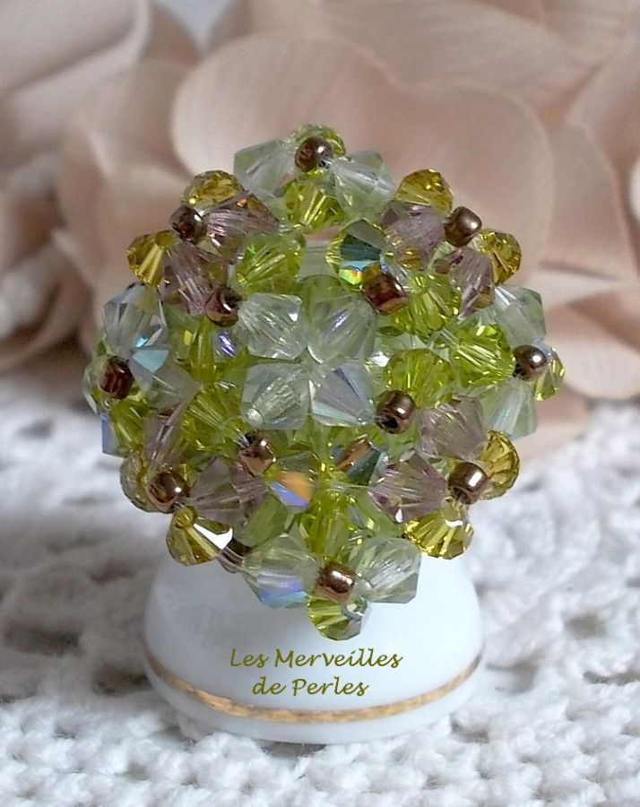 Bague Baiser Vol&eacute; avec des facettes et des toupies en cristal de Swarovski