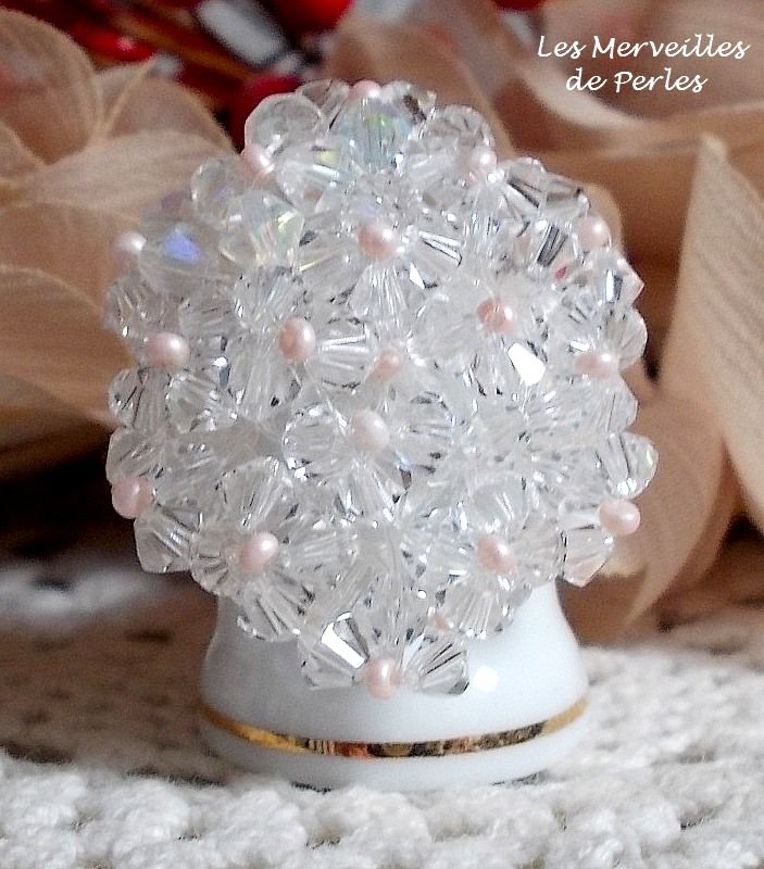 Bague Eclat avec des facettes et des toupies en cristal de Swarovski
