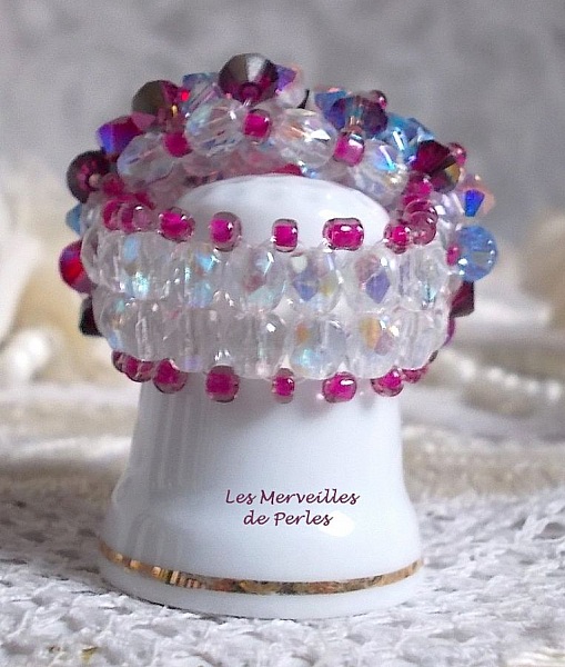 Bague Rose piquante avec des facettes et des toupies en cristal de Swarovski