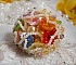 Bague Garden Flowers brod&eacute;e avec des cristaux de Swarovski, des fleurs Lucite et des rocailles