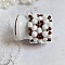 Bague Horizon mont&eacute;e avec des facettes en verre de boh&egrave;me et des rocailles en verre. Un beau duo de couleurs Blanc et Bronze pour un style contemporain