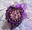 Bague Lady Romantique brod&eacute;e sur une bague Dor&eacute;e avec un cabochon tissu lin coton vieux Rose brod&eacute; de fleurs et branches en rocailles et bord&eacute; d&rsquo;un ruban organza Violet pour une tendresse romantique
