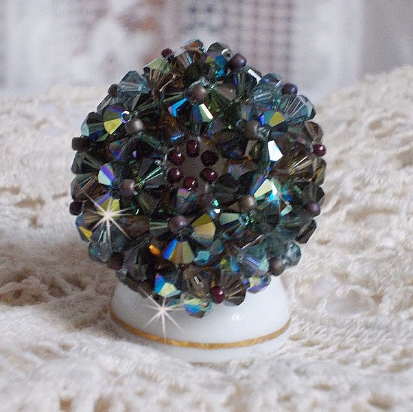 Bague Long Brown Picasso Ethnique mont&eacute;e avec des toupies en cristal, facettes de boh&egrave;me en verre et rocailles