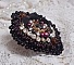 Bague Midnight Daisy brod&eacute;e avec des perles nacr&eacute;es noires, des chatons Cristal et des rocailles Miyuki