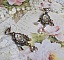 BO Affection de roses avec cabochons repr&eacute;sentant un bouquet de fleurs, cha&icirc;ne strass mixed couleurs mont&eacute;e sur estampes. Les pendants poires Rose et Vert affinent les boucles. Un air tr&egrave;s romantique