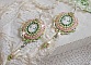 BO Anisse brod&eacute;es avec cabochons en r&eacute;sine repr&eacute;sentant un portrait de femme et des roses. S&rsquo;ajoute des cristaux, gouttes, perles et rocailles. Mont&eacute;s sur dormeuses Argent 925/1000. Style Victorien !