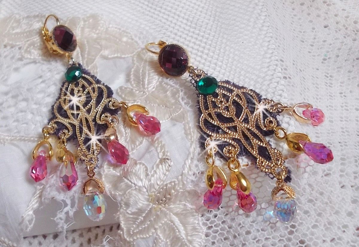 BO Asiane, dentelle violine, gouttes en cristal, perles, estampes, b&eacute;li&egrave;res plaqu&eacute;es or et dormeuses en laiton dor&eacute;
