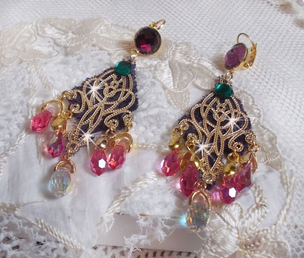 BO Asiane, dentelle violine, gouttes en cristal, perles, estampes, b&eacute;li&egrave;res plaqu&eacute;es or et dormeuses en laiton dor&eacute;