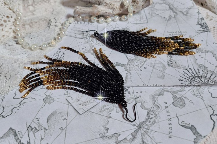 BO Atmosph&egrave;re mont&eacute;es avec des perles de rocailles japonaises en verre et des crochets noires laiton