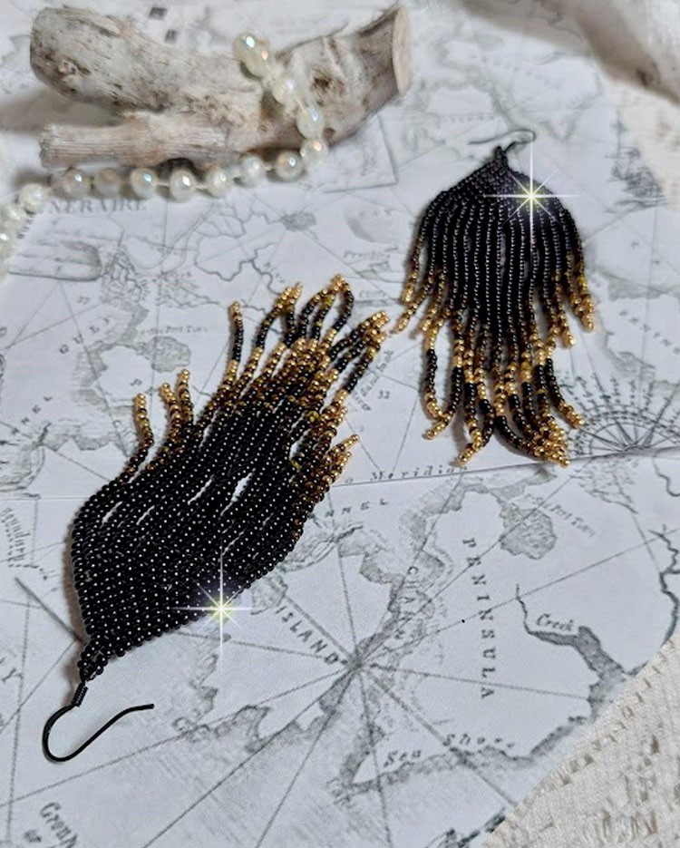 BO Atmosph&egrave;re mont&eacute;es avec des perles de rocailles japonaises en verre et des crochets noires laiton