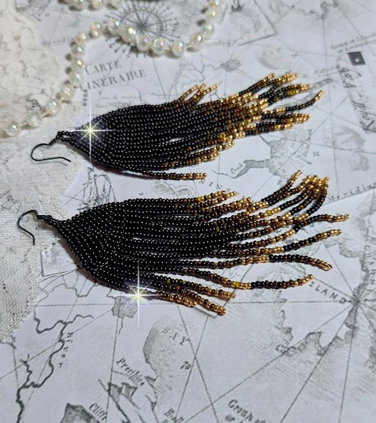 BO Atmosph&egrave;re mont&eacute;es avec des perles de rocailles japonaises en verre et des crochets noires laiton