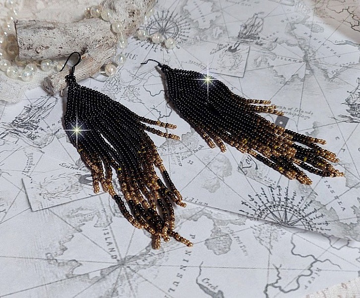 BO Atmosph&egrave;re mont&eacute;es avec des perles de rocailles japonaises en verre et des crochets noires laiton