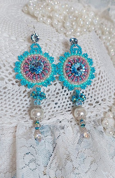 BO Beauty Alicia Blue brod&eacute;es avec rocailles, perles Cristal Swarovski et crochets en Argent 925