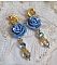 BO Bell&rsquo;issim Rose Bleu Barbeau avec des roses en r&eacute;sine, cabochons Cristal AB, gouttes facett&eacute;es, perles rondes en verre de boh&egrave;me, coupelles et clous d'oreilles en laiton