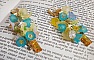 BO bella yellow pendantes dor&eacute;es en laiton avec cristaux, fleurs en r&eacute;sine, perles rondes en verre, cha&icirc;nette et dormeuses dor&eacute;es en laiton